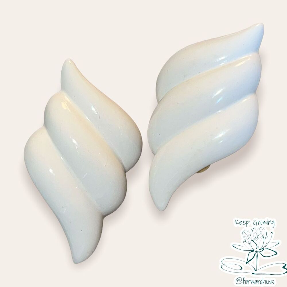 Erwin Pearl Clip On Earrings